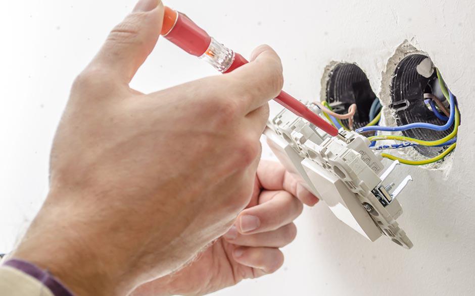 recherche travail électricien bâtiment Paris 15